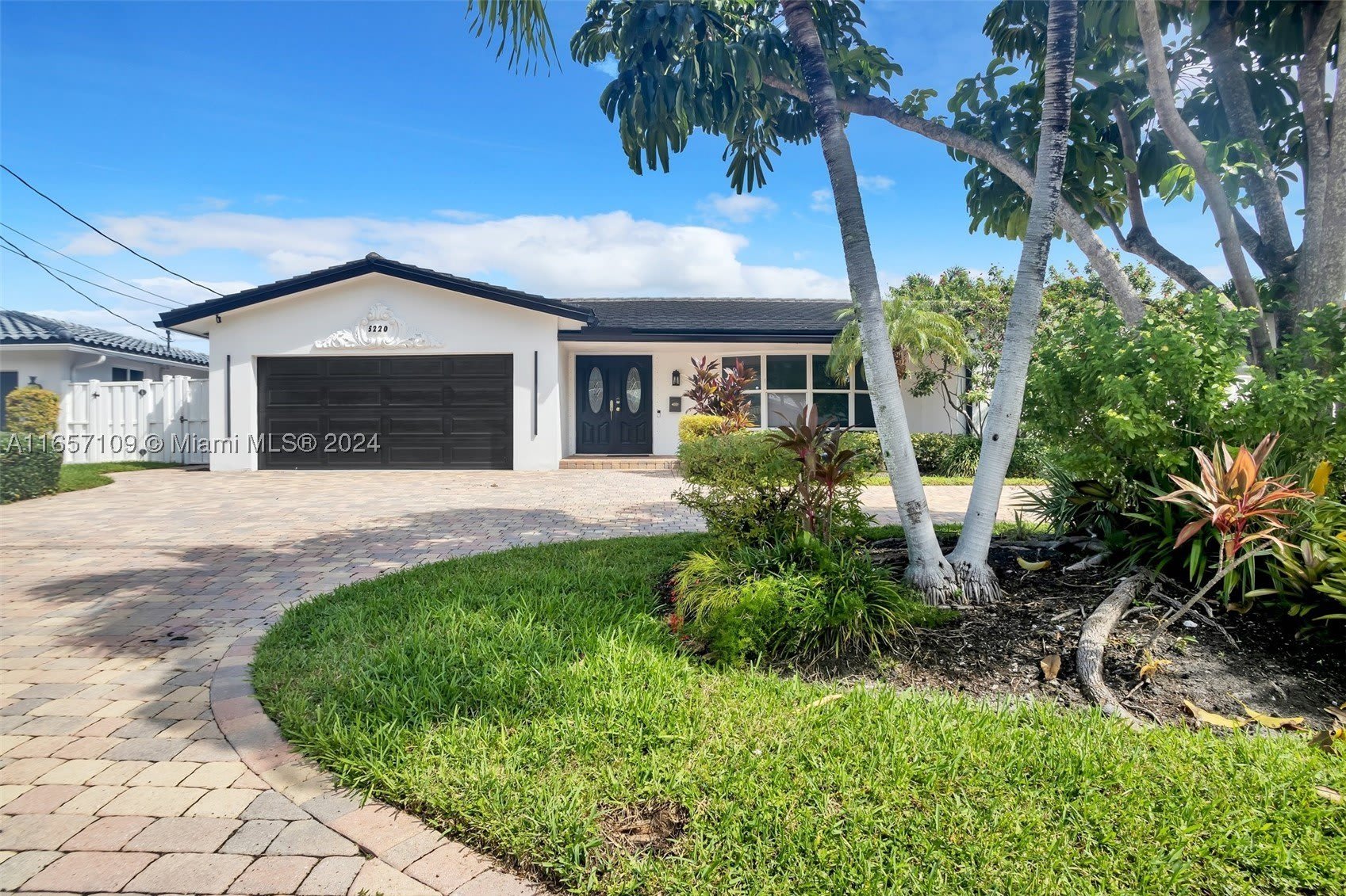 5220 NE 26th Ave – photo 1