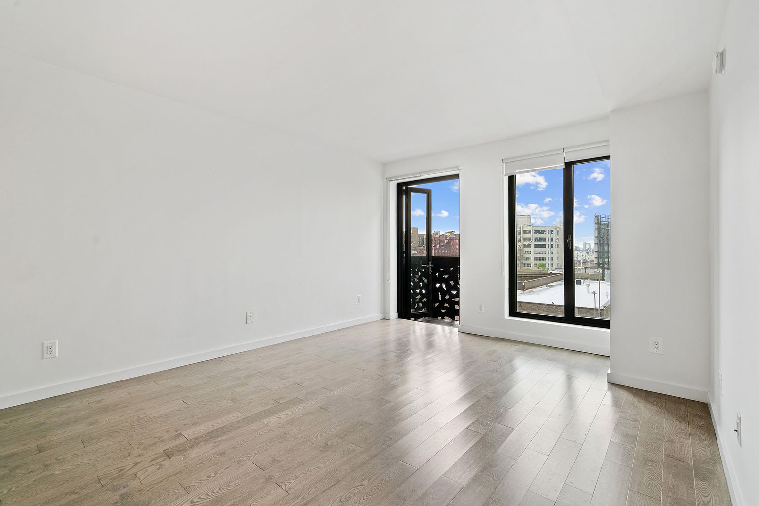 1139 49th Ave Apt 815 – photo 1