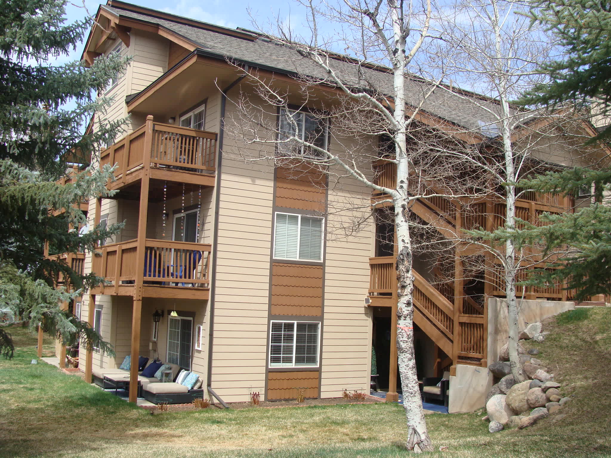 1902 Crazy Horse Circle – photo 1 of 19
