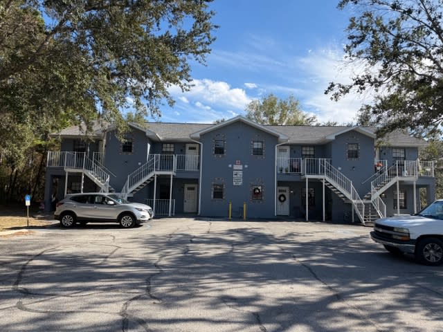 4400 Millwood Rd Apt E – photo 1 of 22