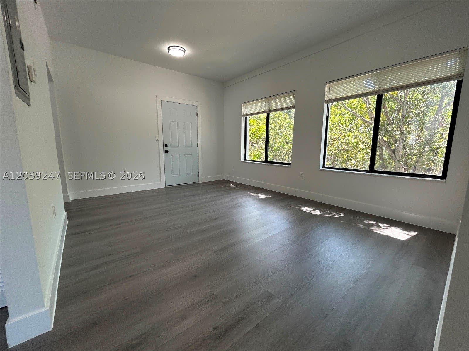 638 SW 21st Ave – photo 1
