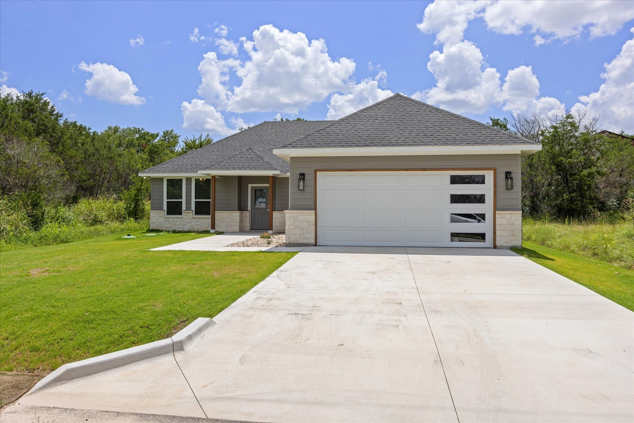 2414 Forest Hill Lane – photo 1 of 40