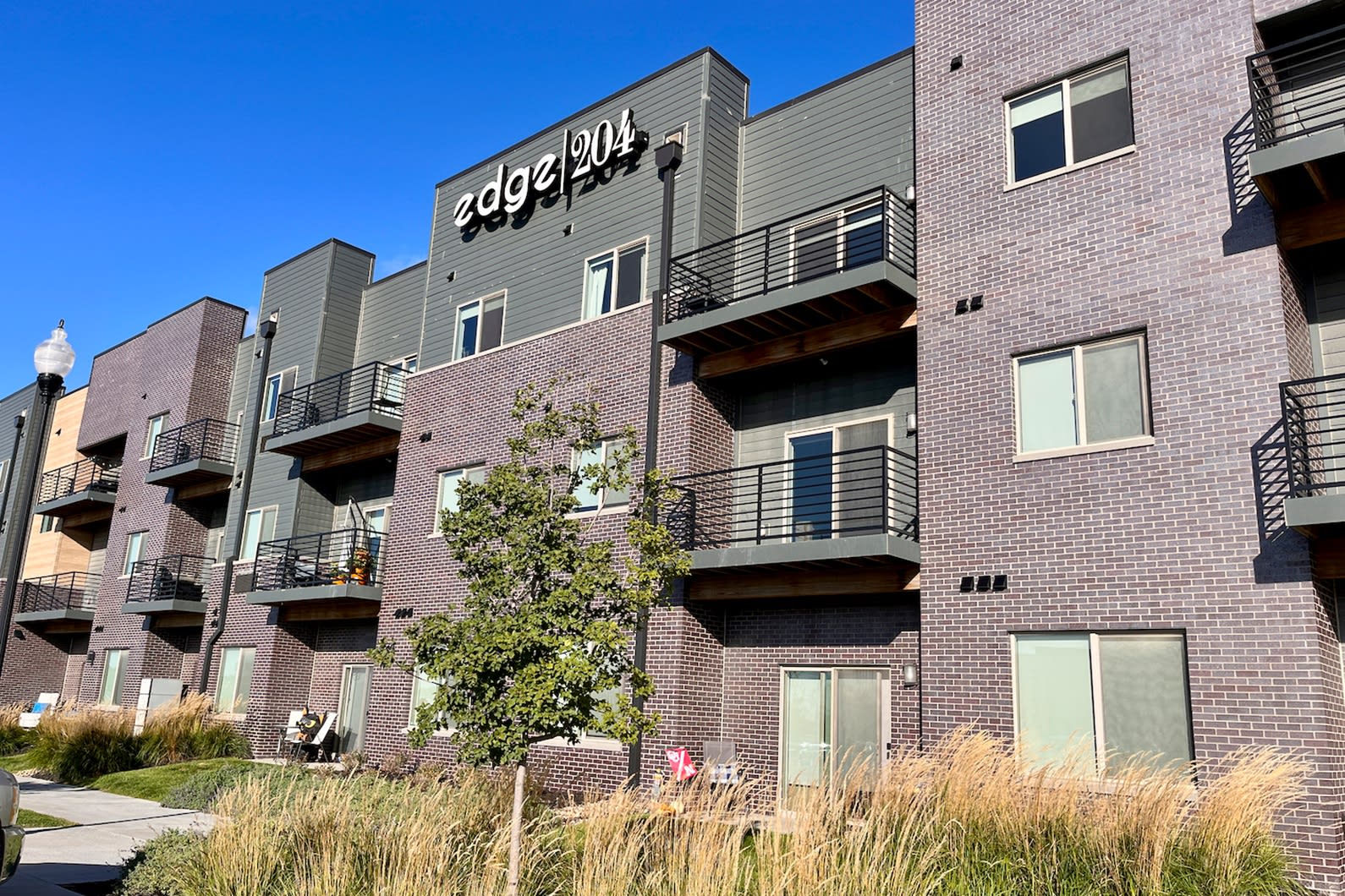 Edge 204 – photo 1