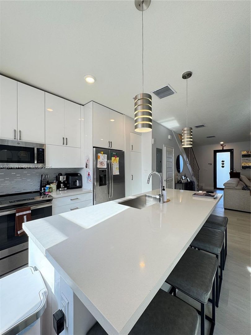 10413 NW 82nd Street 3, Doral, FL 33178 – photo 1