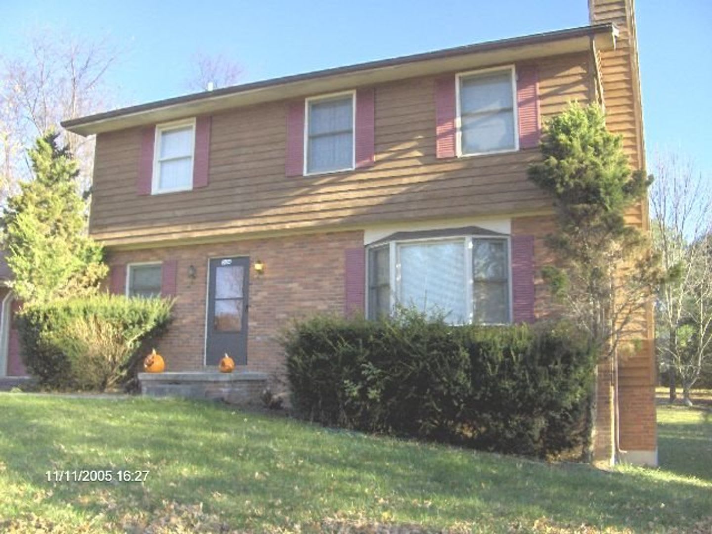 4 Bedroom 2.5 Bath House with 2 Car Garage – photo 1
