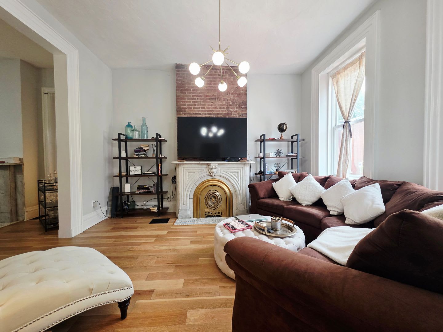 Renovated Manchester Gem With City Views Modern Upgrades 3 Beds 1 5 Baths – photo 1