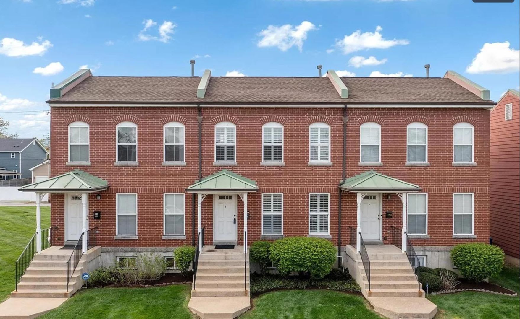Lovely 2 Bedroom / 2 Bath for Rent – photo 1