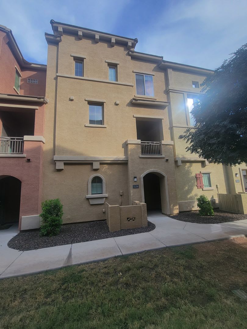 Great Chandler 2 bd 2.5 bth escape. – photo 1