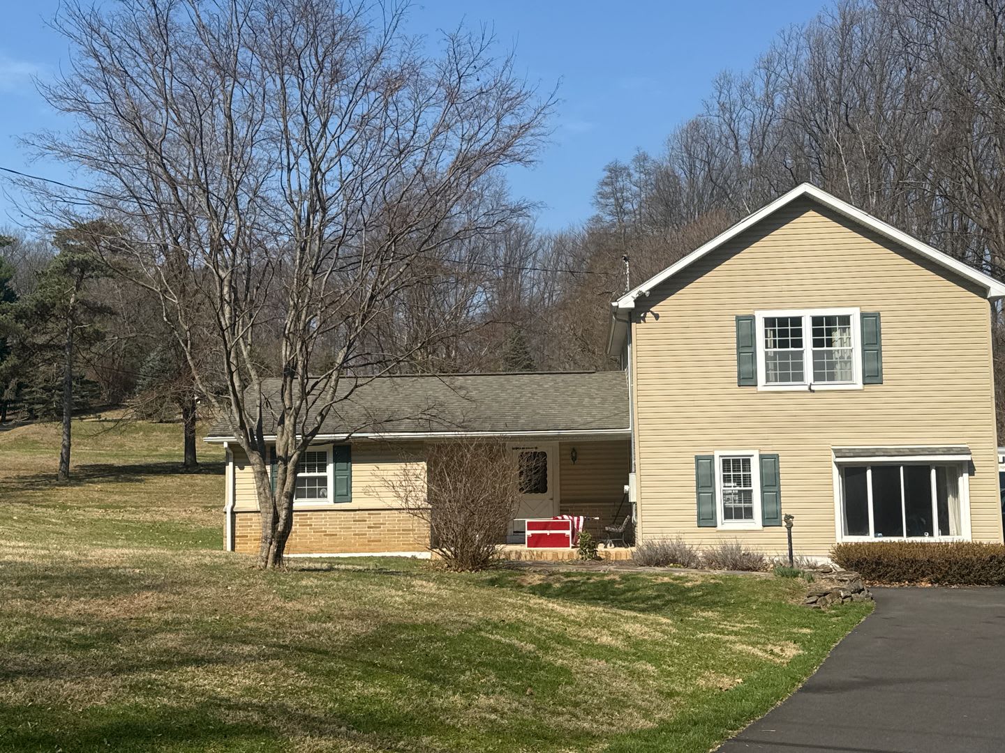 Country Living at Its Finest – 3676 Lower Saucon Road, Hellertown, PA – photo 1
