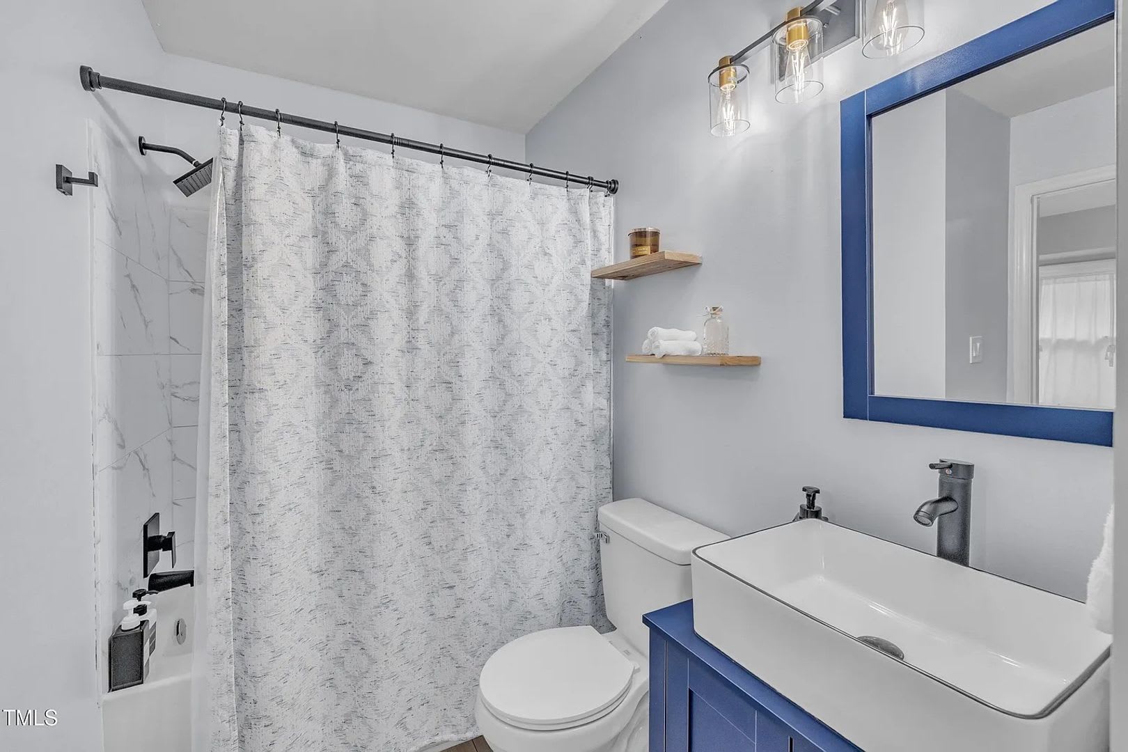 Room In 2 Bedroom Home At Tall Rock Ct – photo 1