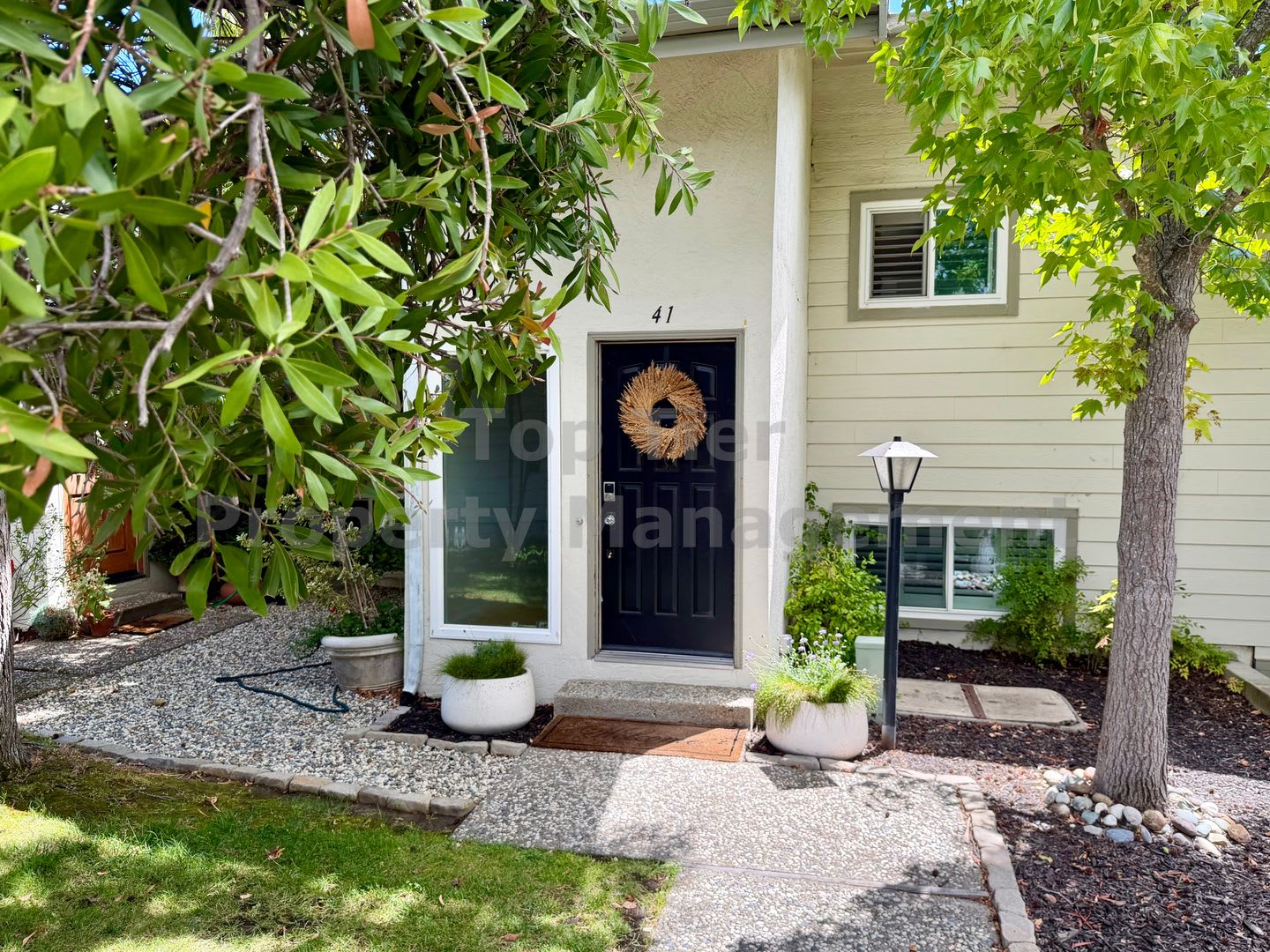 Amazing Views In This Beautiful 2 Bed 2 5 Bath 1 472 Sqft Pleasant Hill Townhouse Available Now For Lease – photo 1 of 22