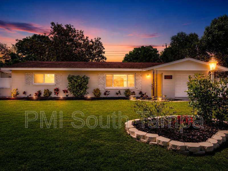 12174 83Rd Avenue North – photo 1