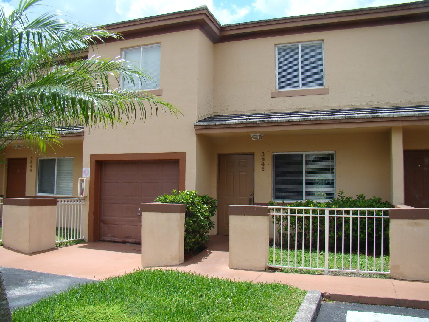 Discover Open Spaces Of The Park Luxurious 2 2 5 Townhouse Call For Specials – photo 1