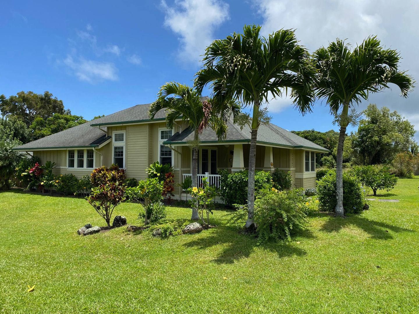 For Rent: Gorgeous 3 Bed, 2 Bath Custom Home & Large Lanai – photo 1 of 18