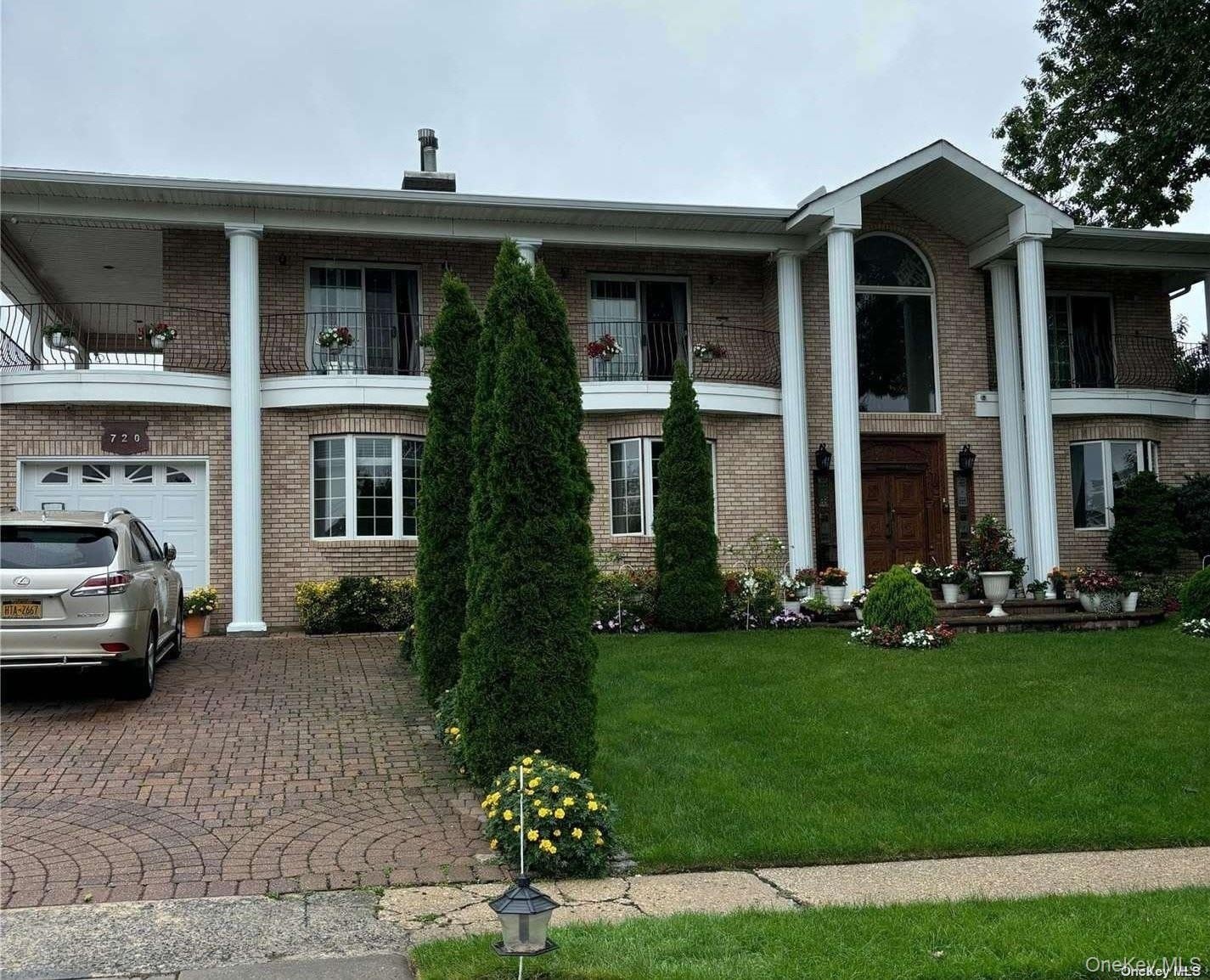 720 Fairview Avenue – photo 1 of 8