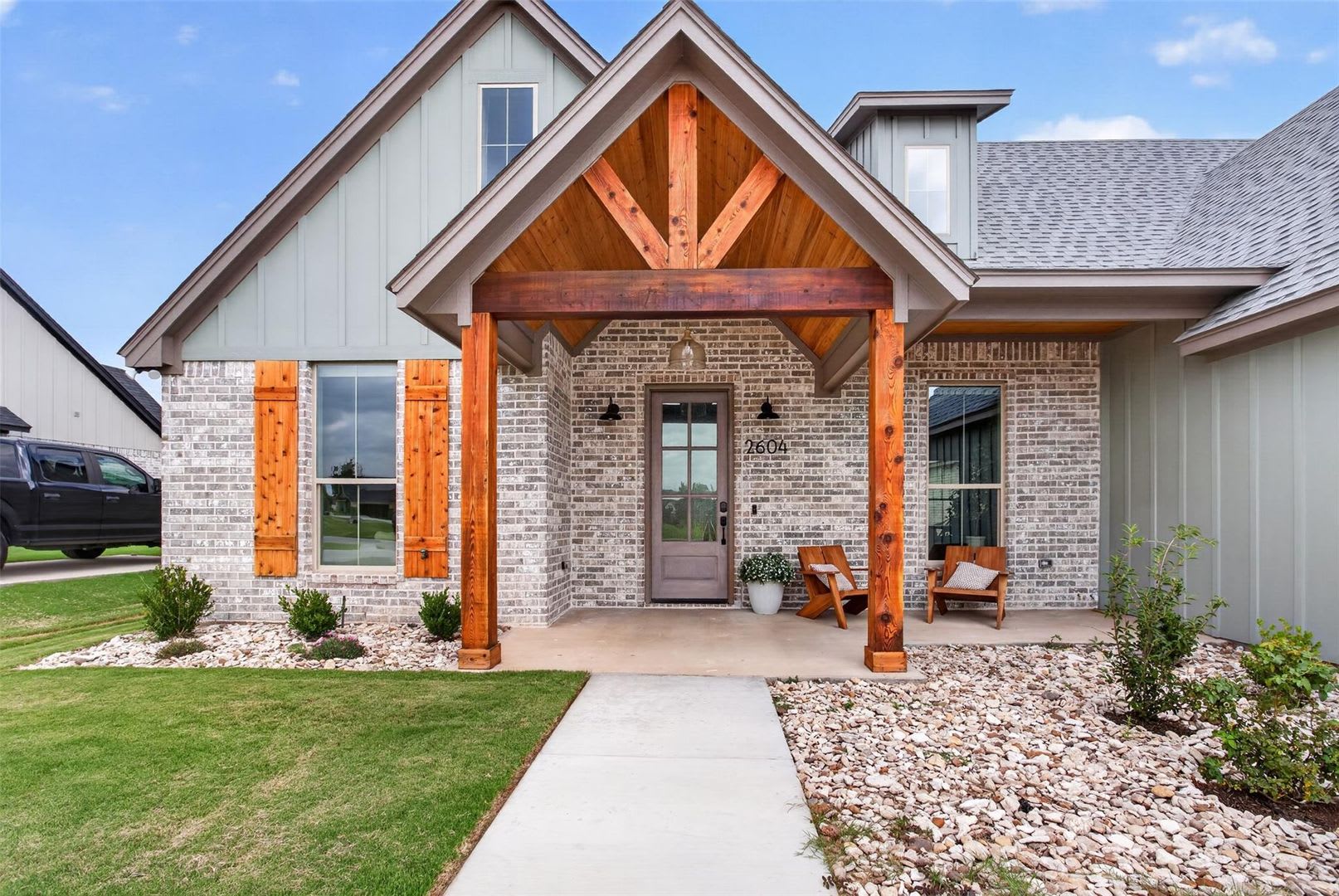 Luxury Living with Modern Farmhouse Style! – photo 1 of 33