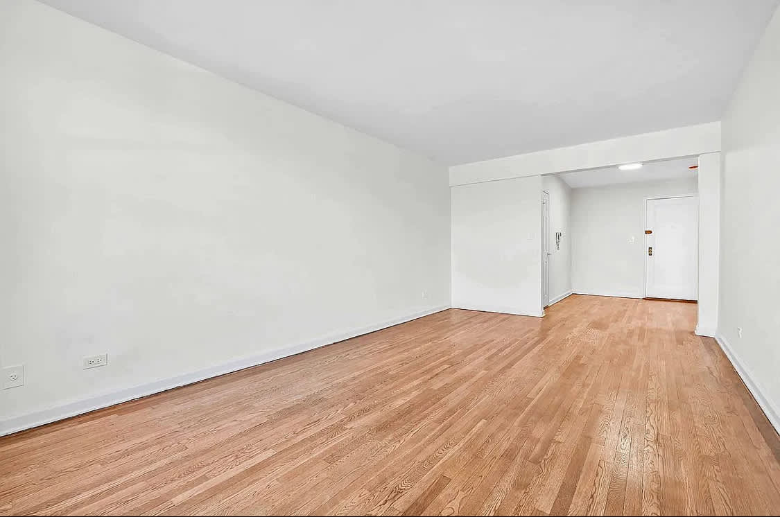 10 E 43rd St Apt 4K – photo 1