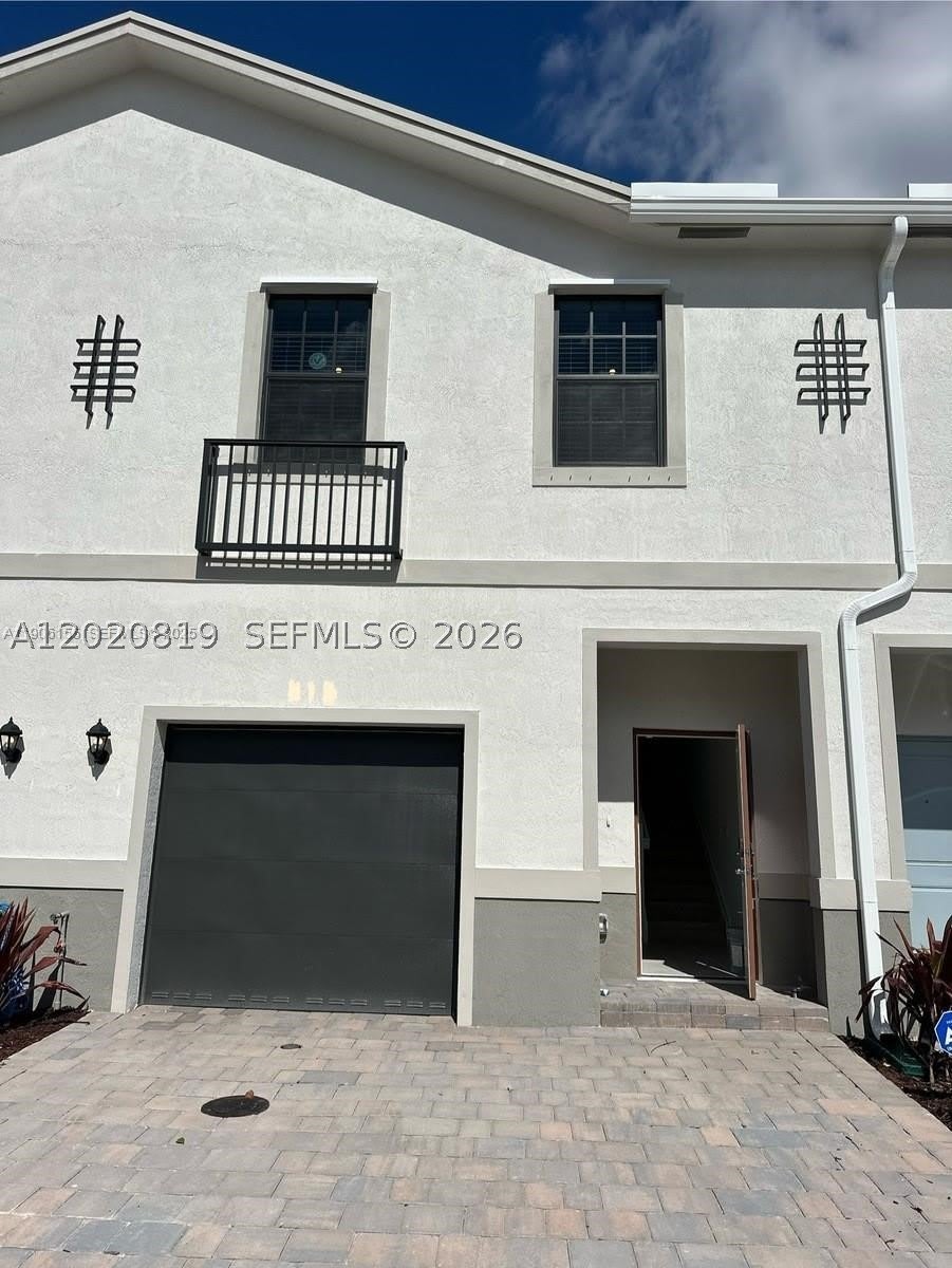 853 SW 12th St – photo 1