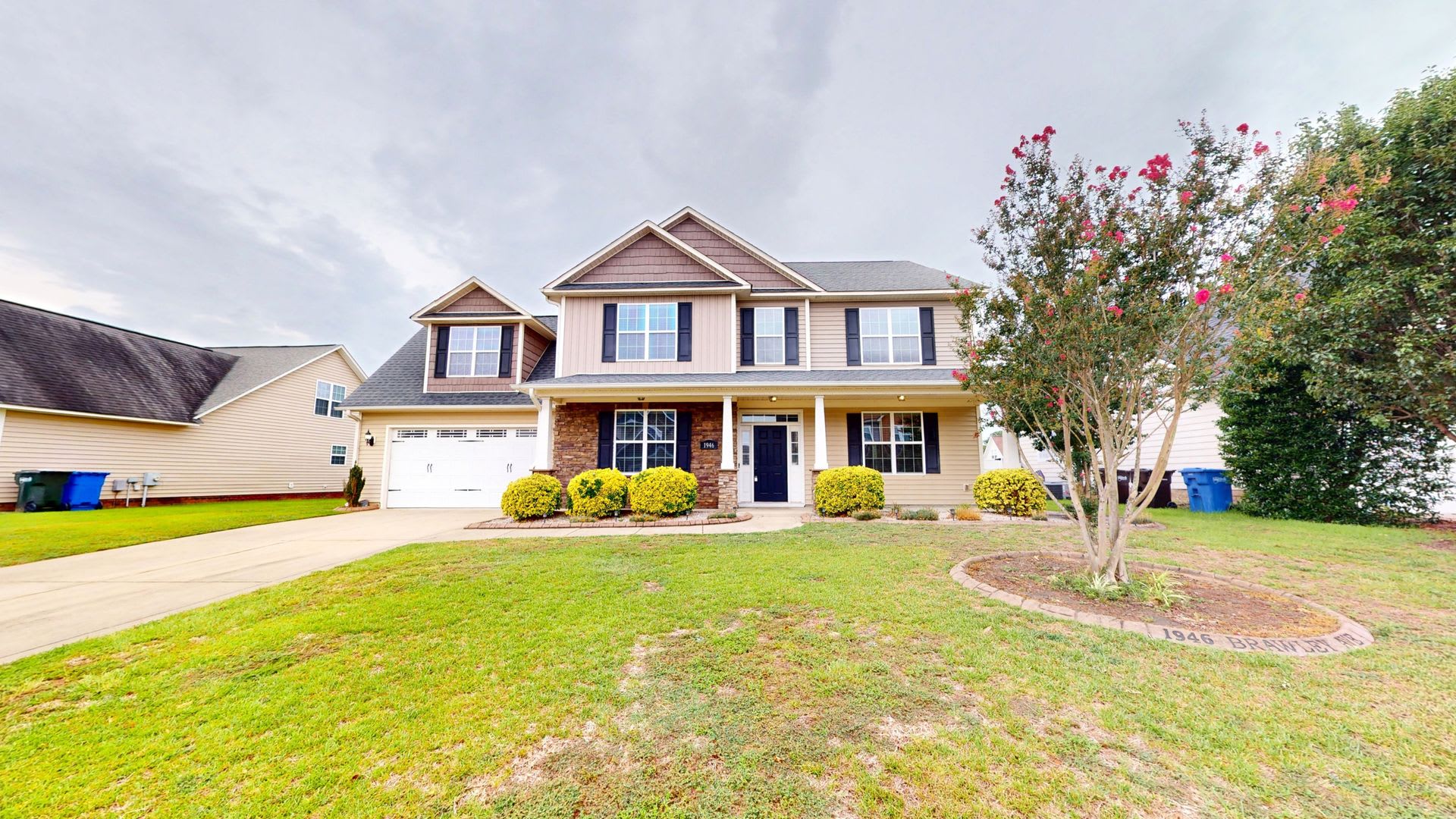 Spacious Updated 4 Bedroom In Established Community – photo 1