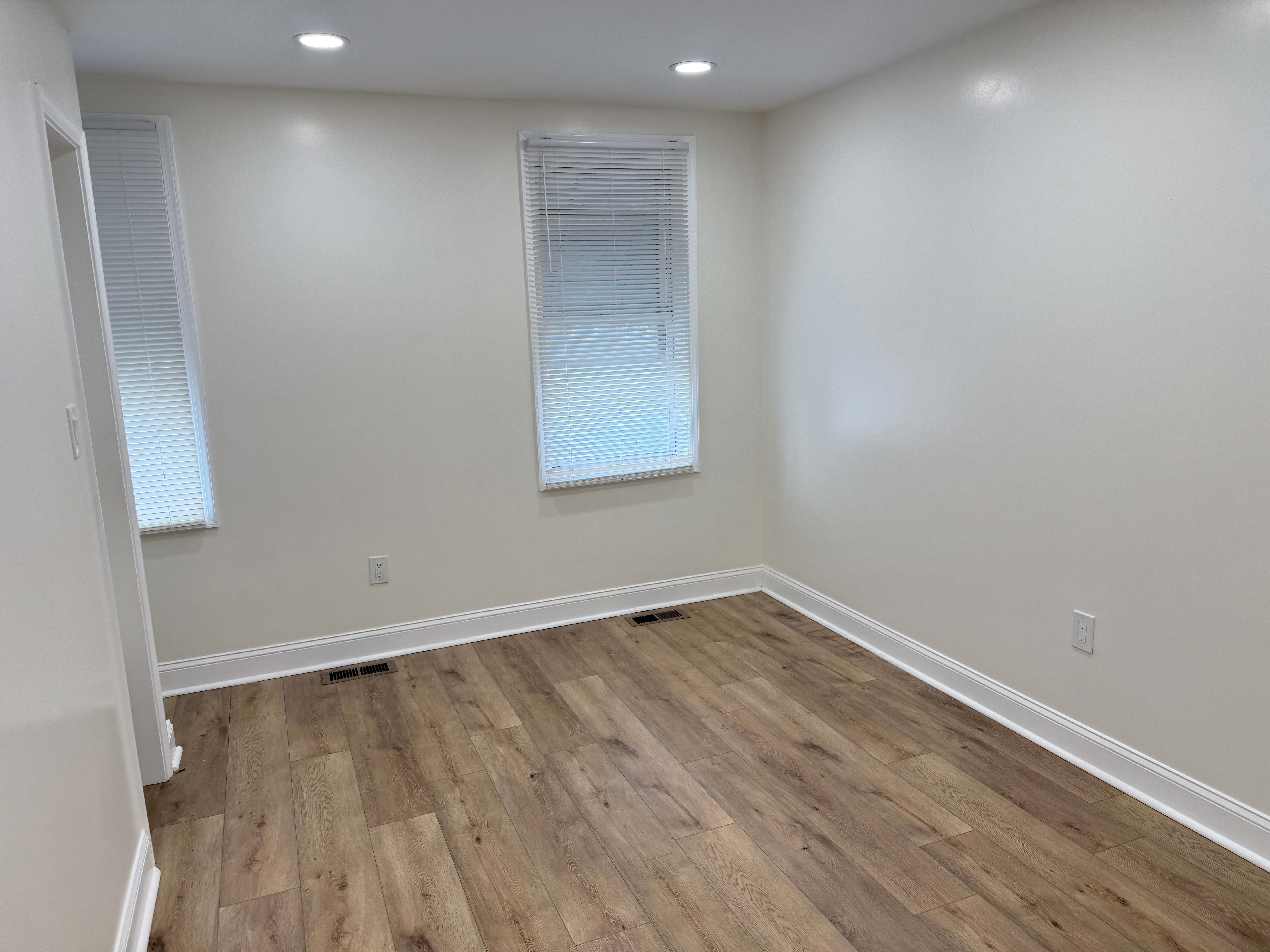 2720 E Biddle St – photo 1