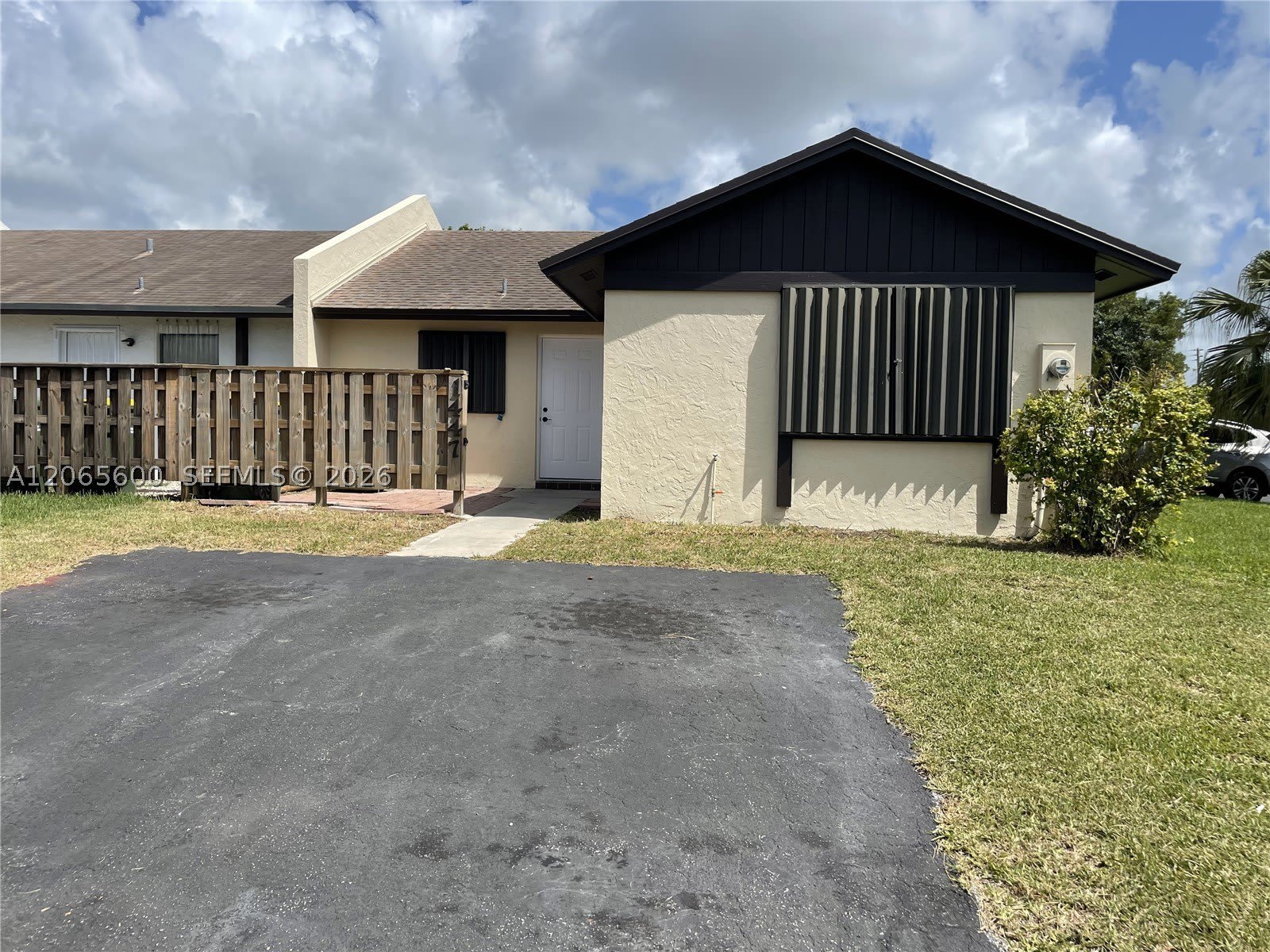 1447 Towhee St – photo 1