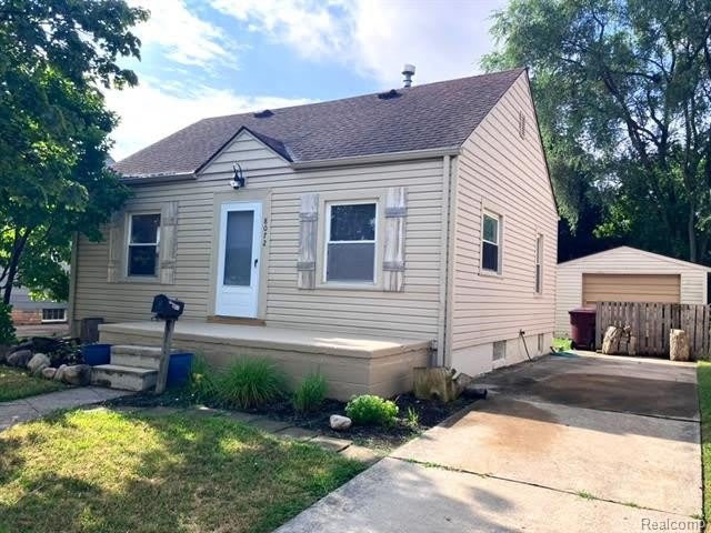 8072 Superior – photo 1 of 21