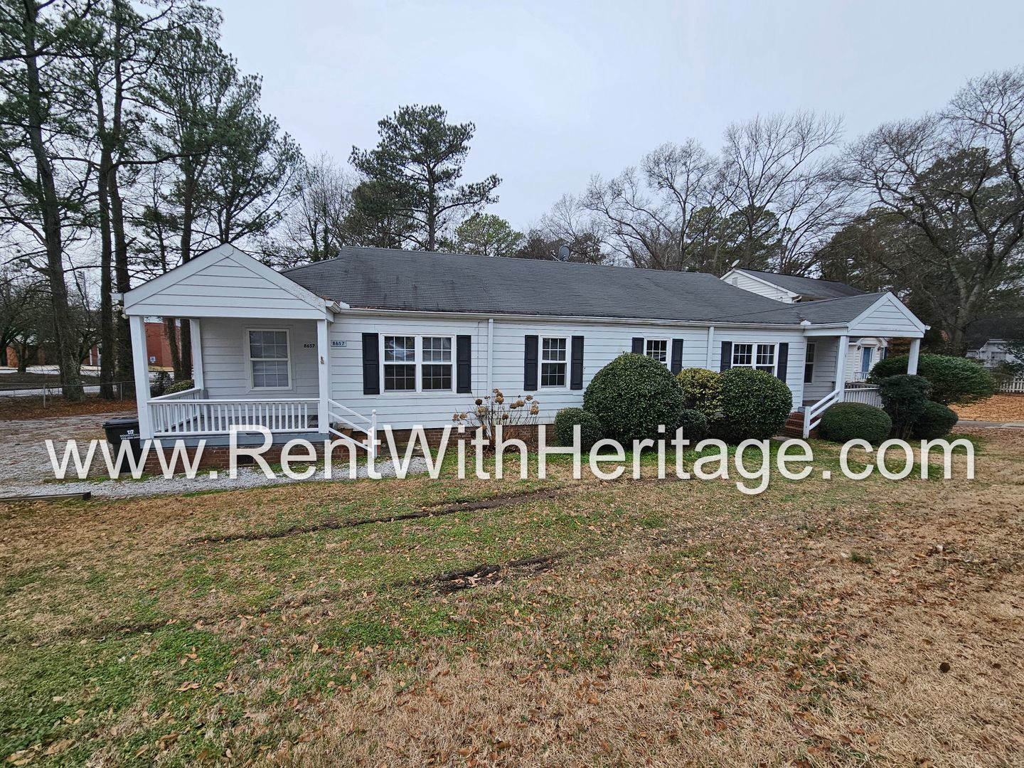 Gorgeous Historical Apartment Home Totally Upgraded Interior Close To Everything – photo 1 of 276