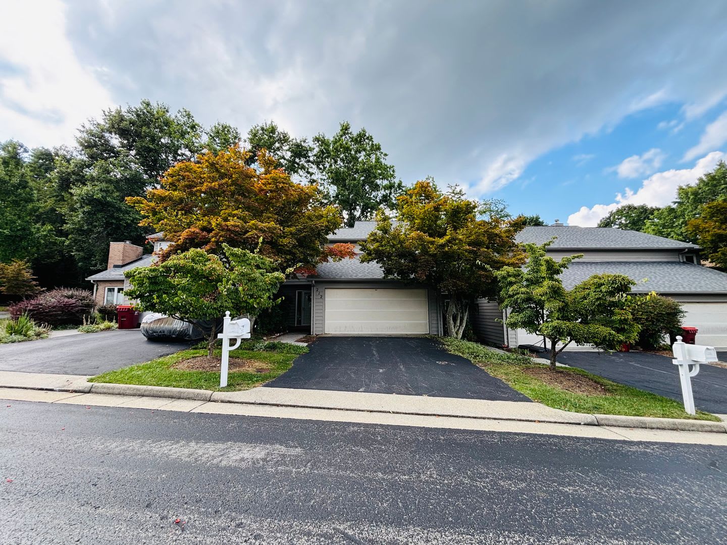2 Bedroom, 2.5 Bath Townhouse – photo 1 of 2