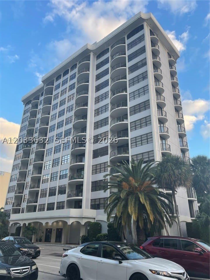 66 N Valencia Ave – photo 1 of 33