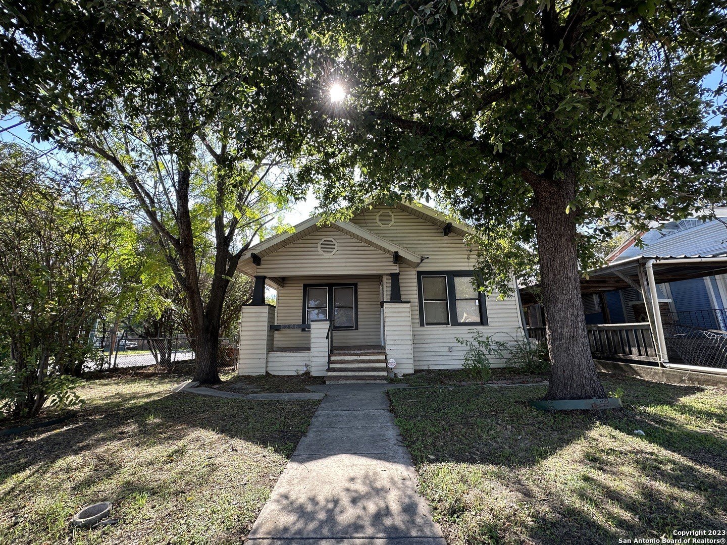 2246 E Houston St – photo 1