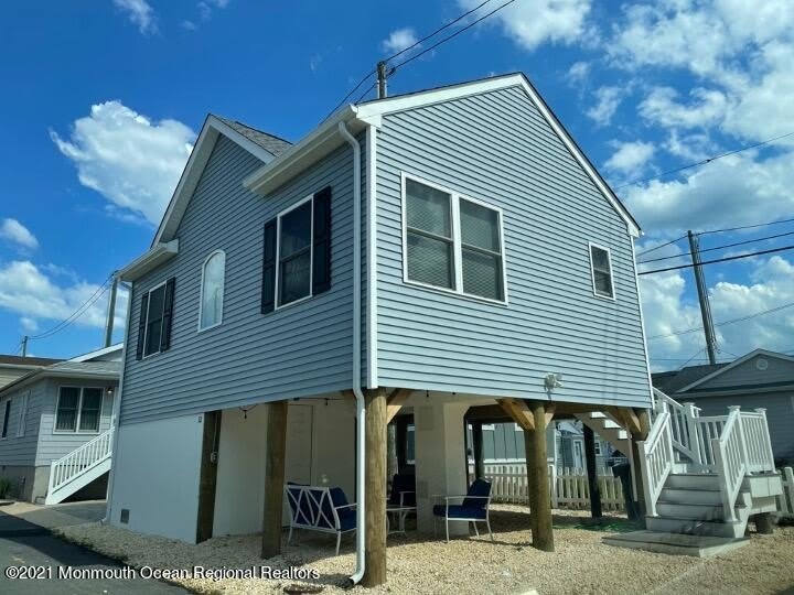 121 W Tide Way – photo 1 of 20
