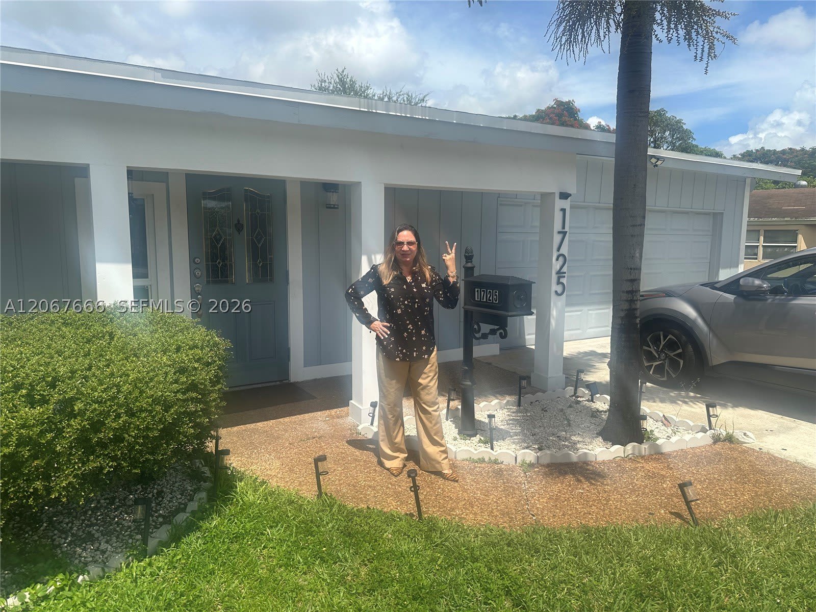 1725 NW 9th Ave – photo 1