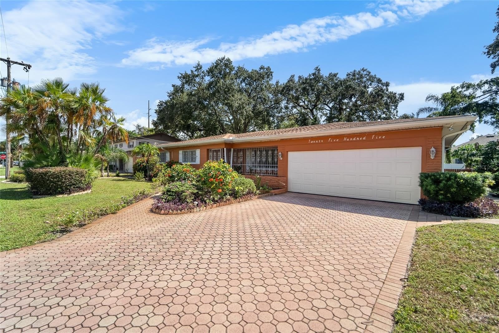 2505 E 19TH Avenue – photo 1