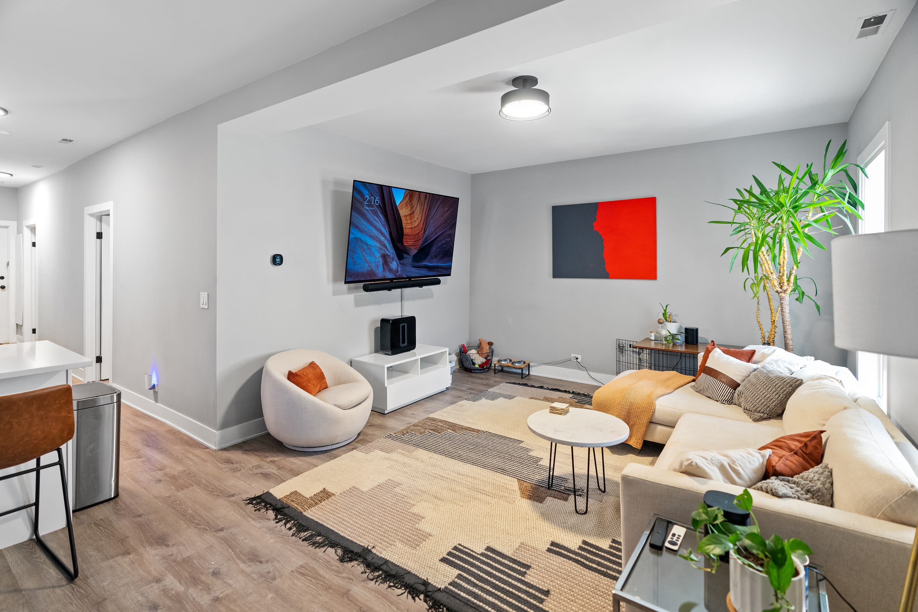 452 North May Street – photo 1