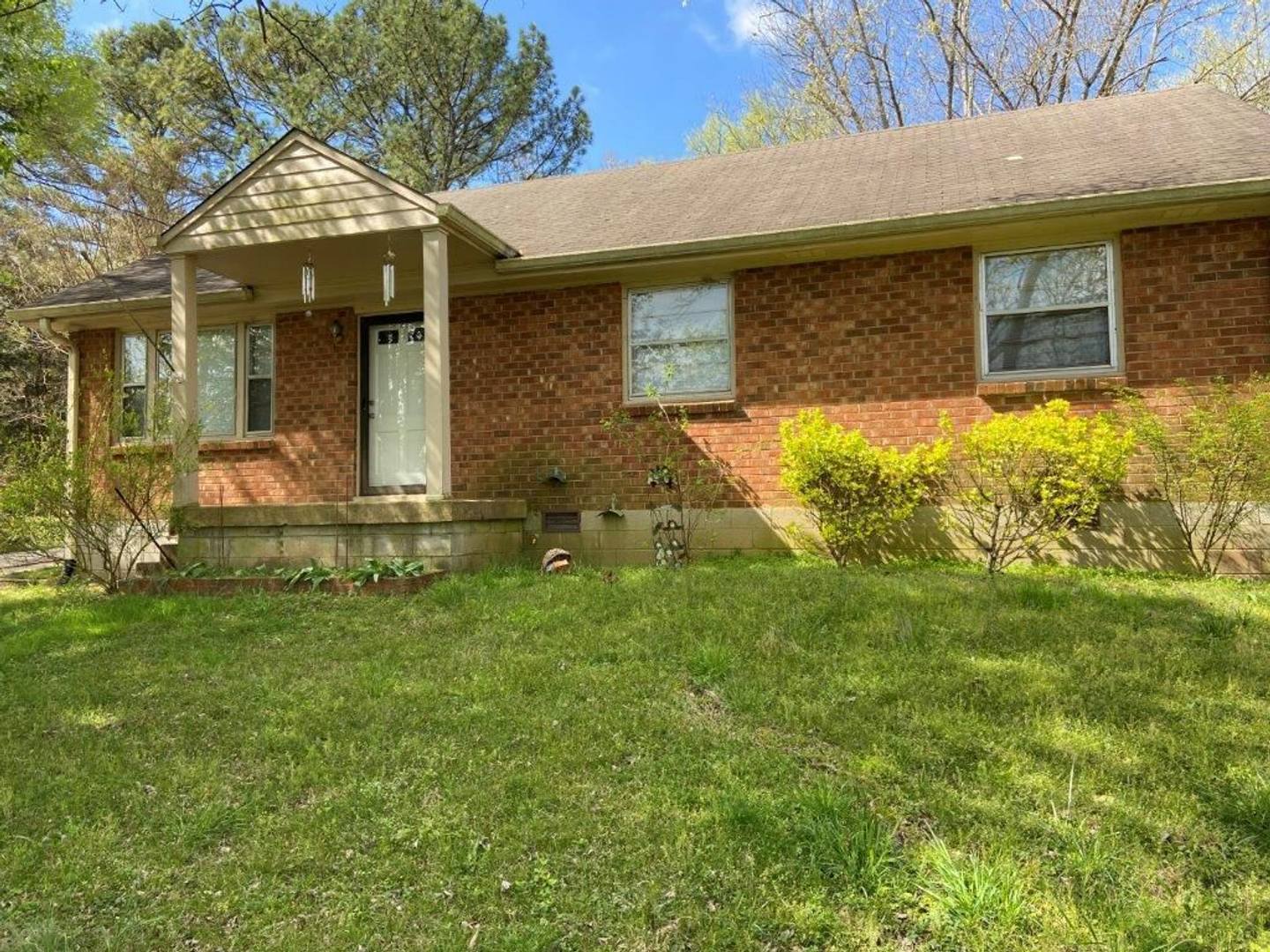 Mt Juliet 3/2 with a large detached garage -privacy – photo 1 of 26