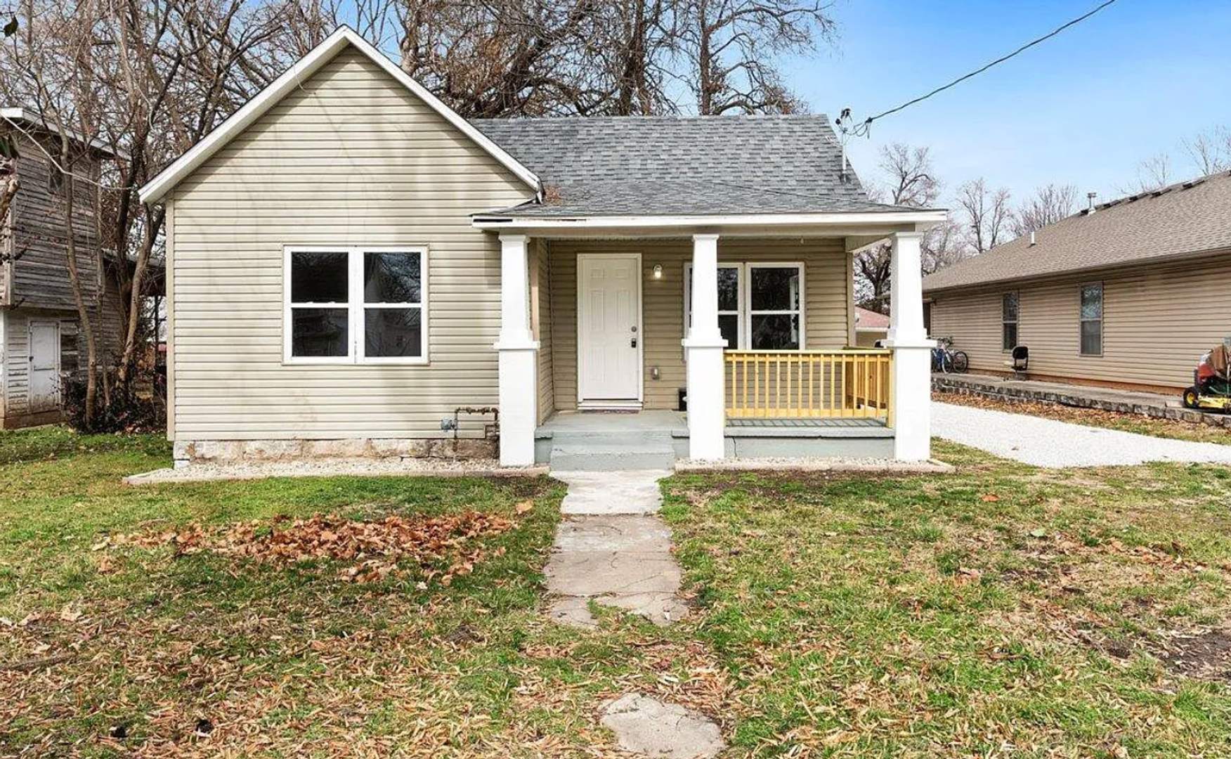 2 bedroom – photo 1