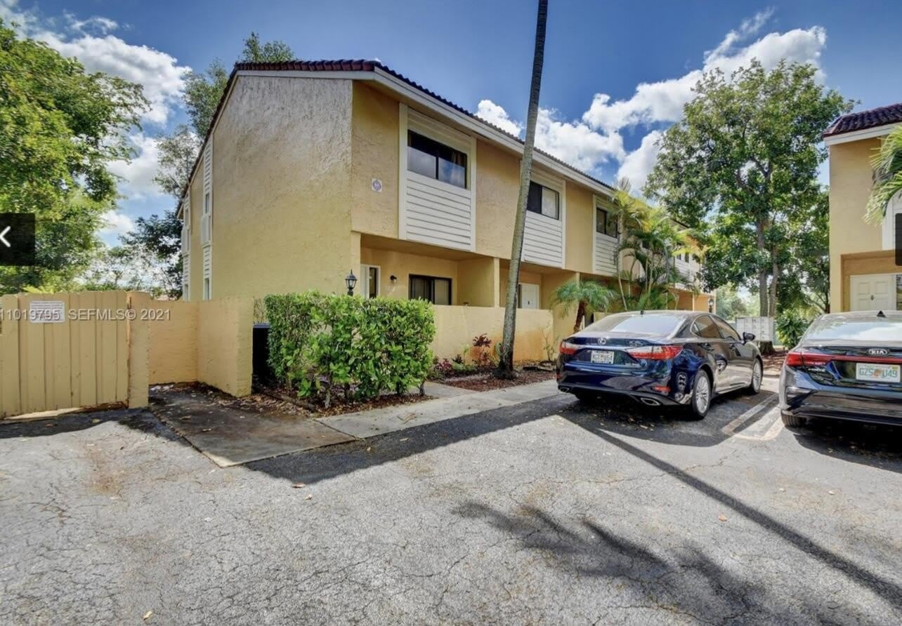 9270 NW 40th Street – photo 1