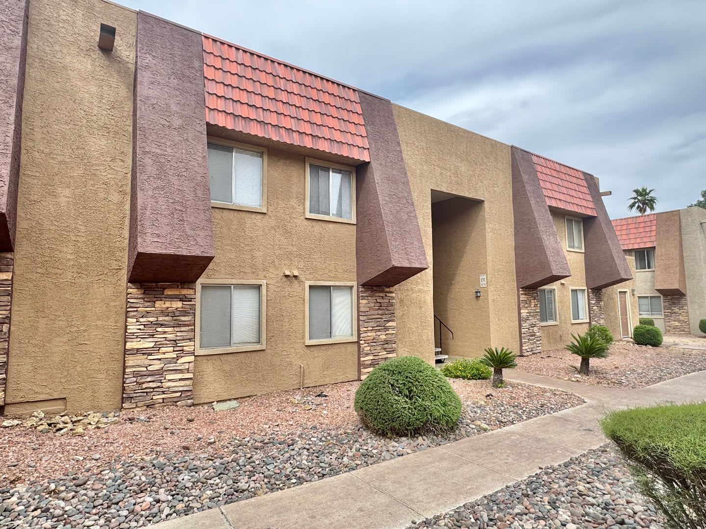 Spacious Condo in a Gated Central Las Vegas Community – photo 1
