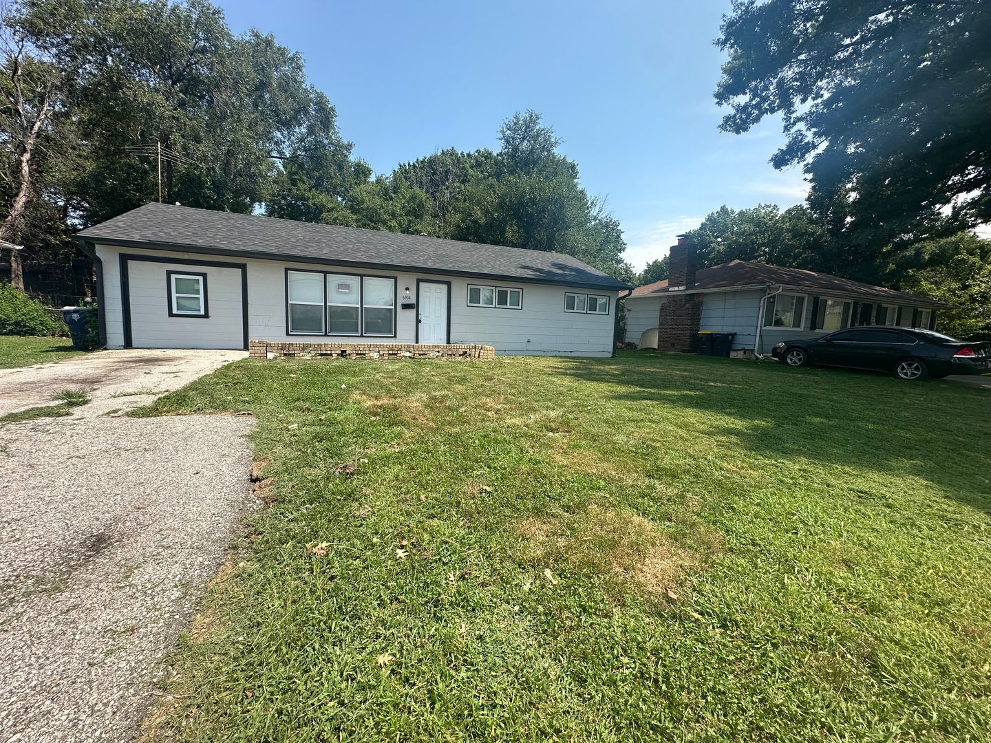 4 Bedrooms 1 Full Bathroom The House Is Very Spacious Living Room Dining Room And Full Kitchen Includes The Appliances Fridge And Stove The House Is Section 8 Ready If You Have Any Questions Or Concern – photo 1
