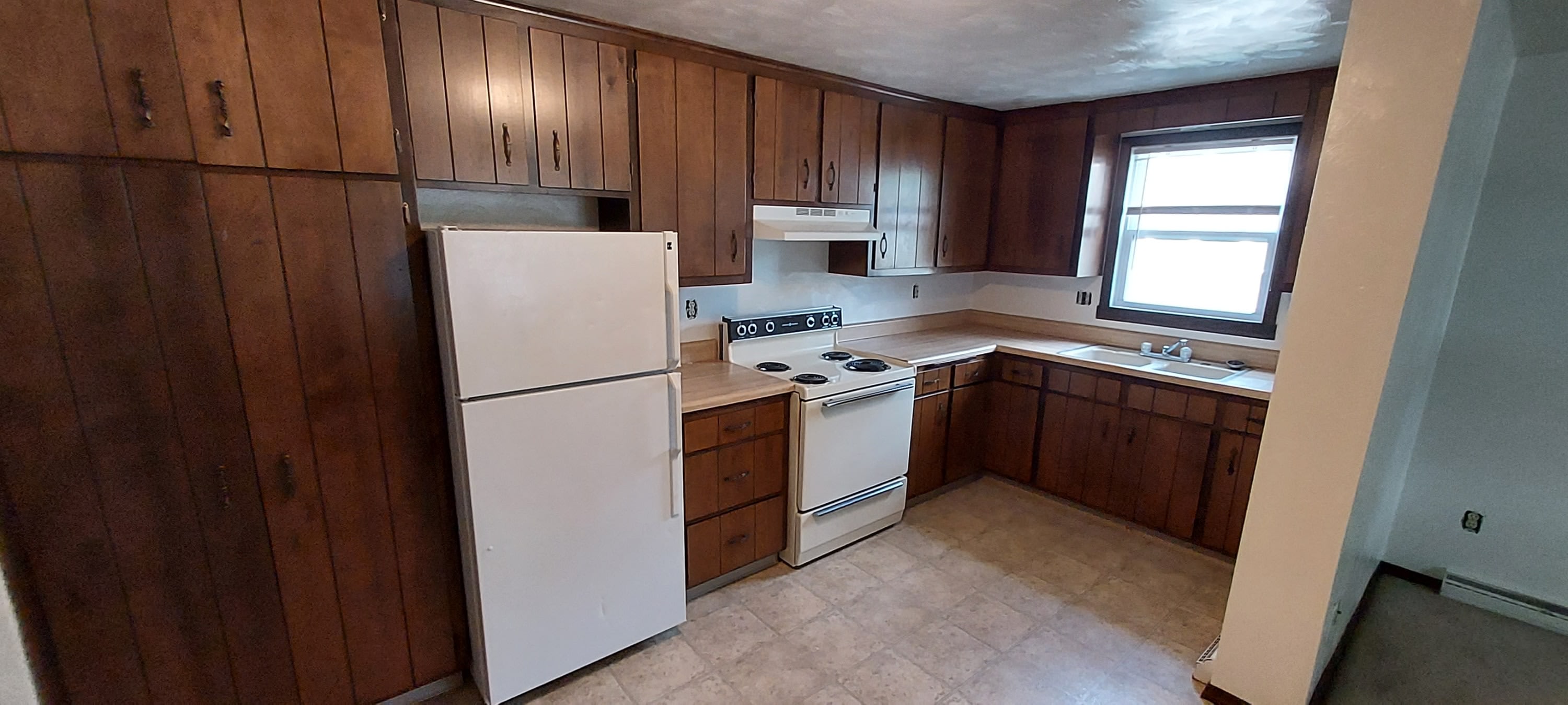 2013 Eastman Ave – photo 1 of 6
