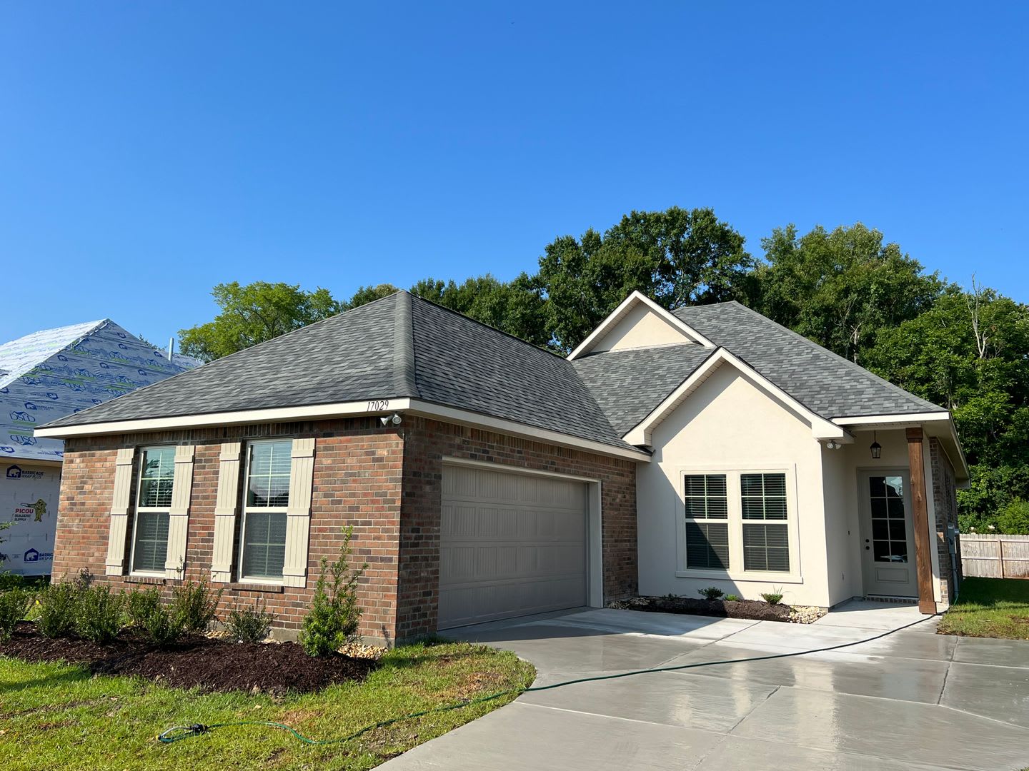 Stunning 4 Bedroom Home in Jamestown Crossing – photo 1 of 12