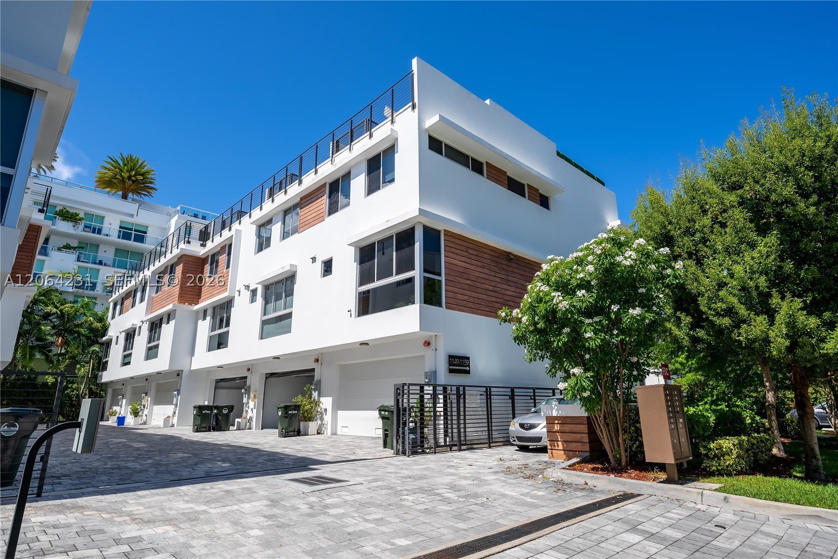 1153 101st St – photo 1