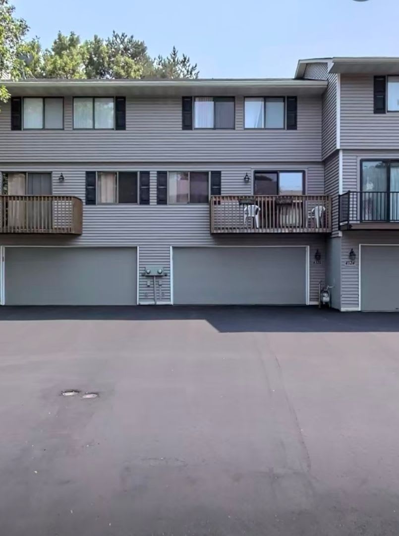 3 Bed Shoreview Townhome – photo 1 of 15