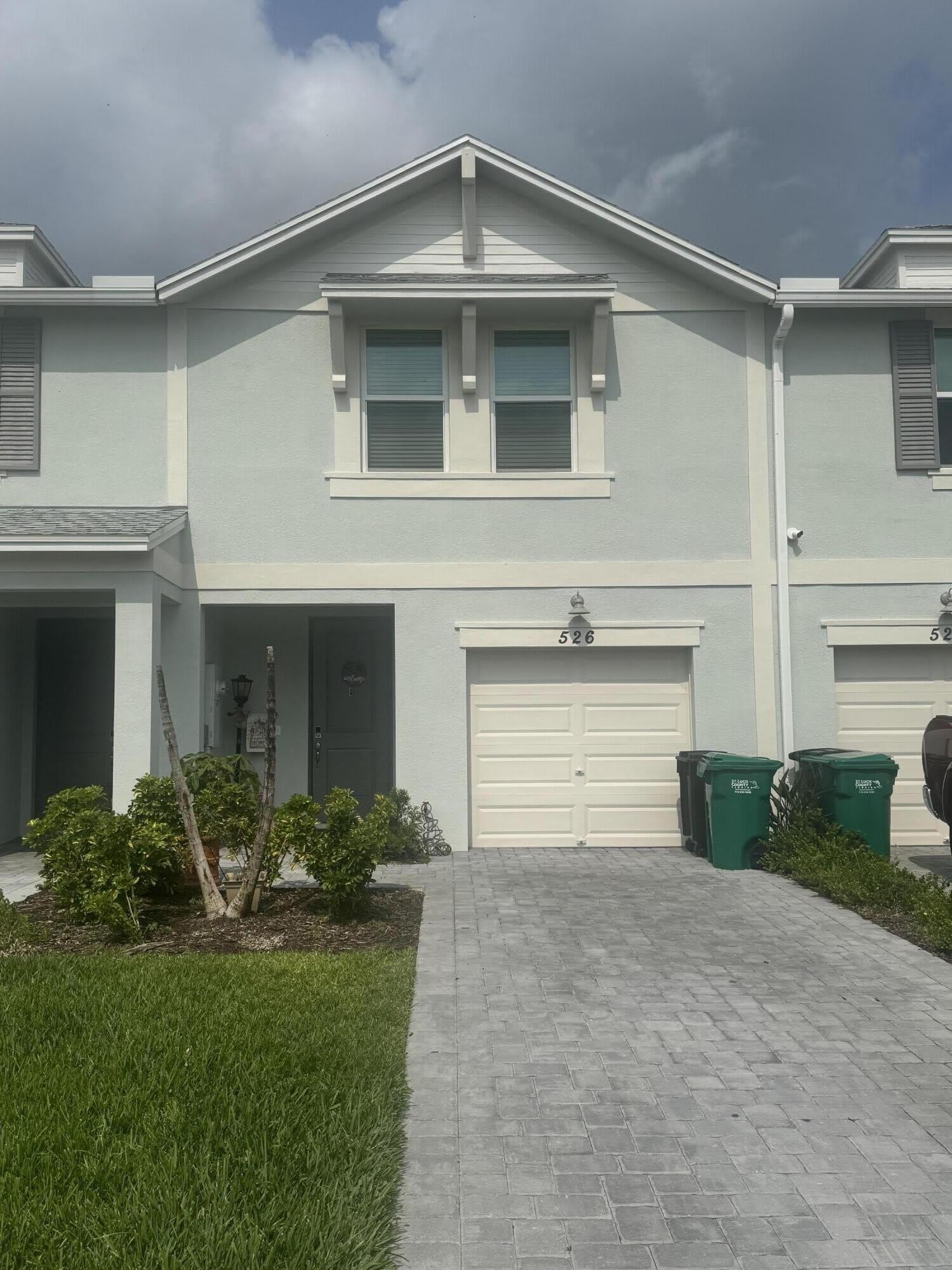 526 Salisbury Circle – photo 1 of 17