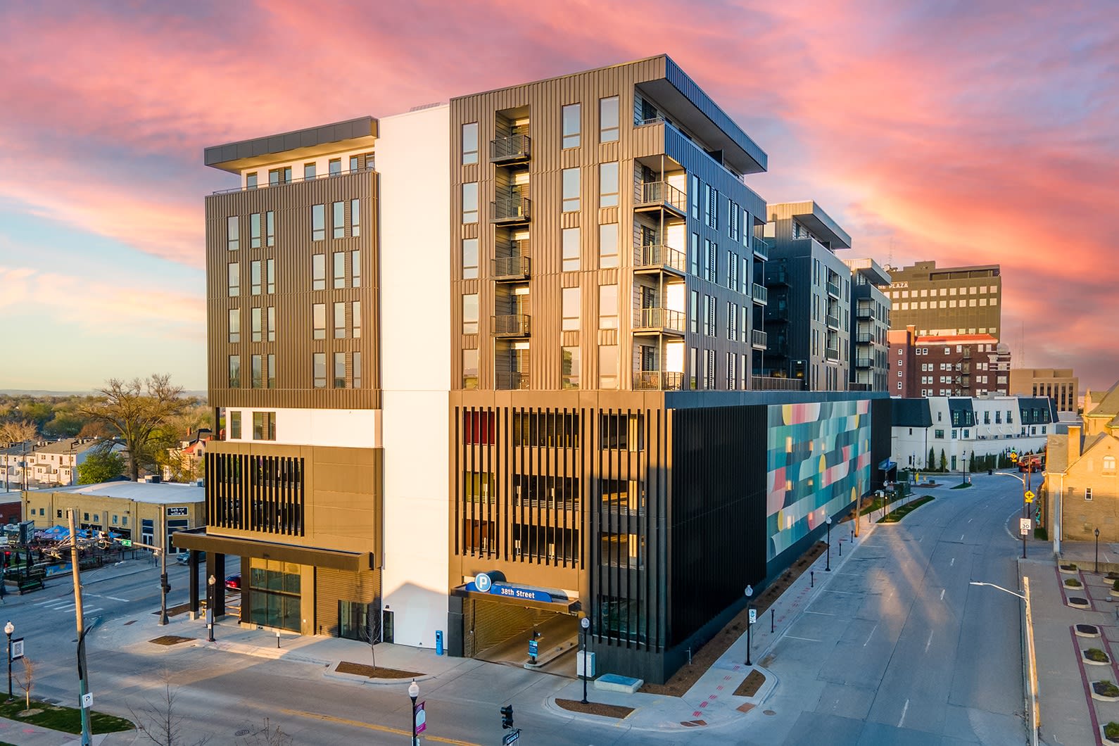 37 West Farnam – photo 1