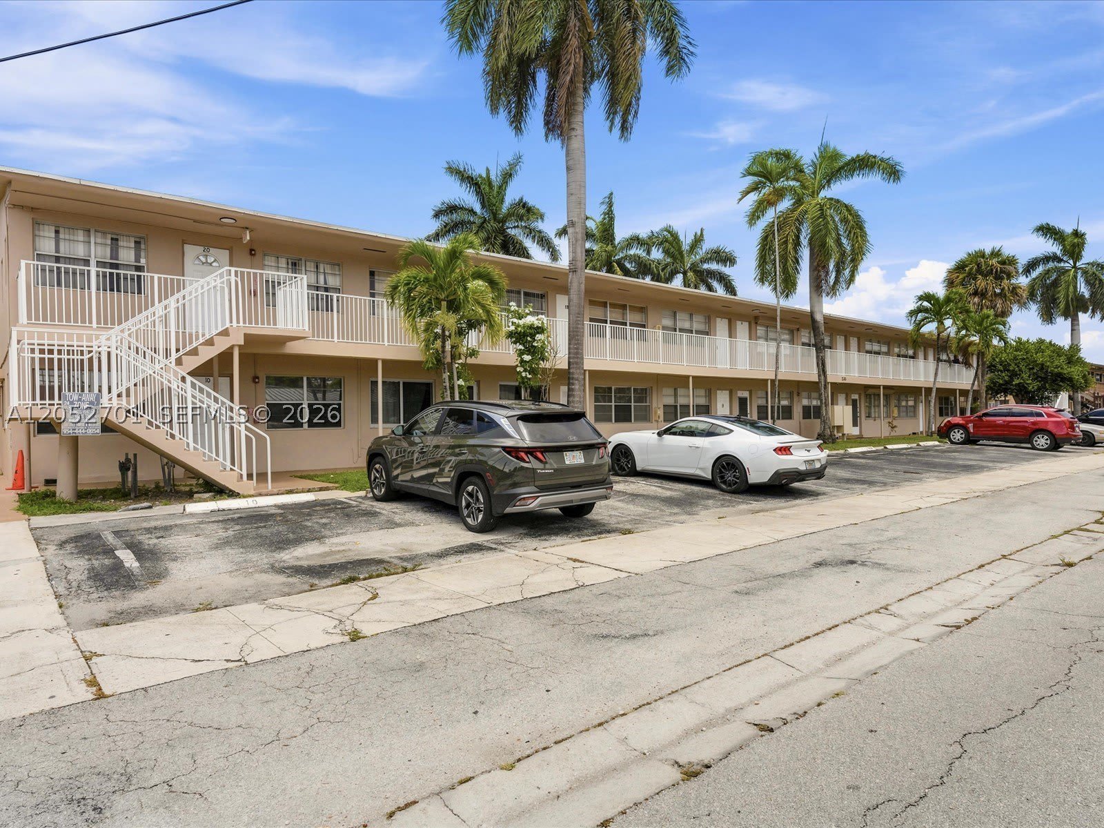 230 Sw 11Th Ave – photo 1
