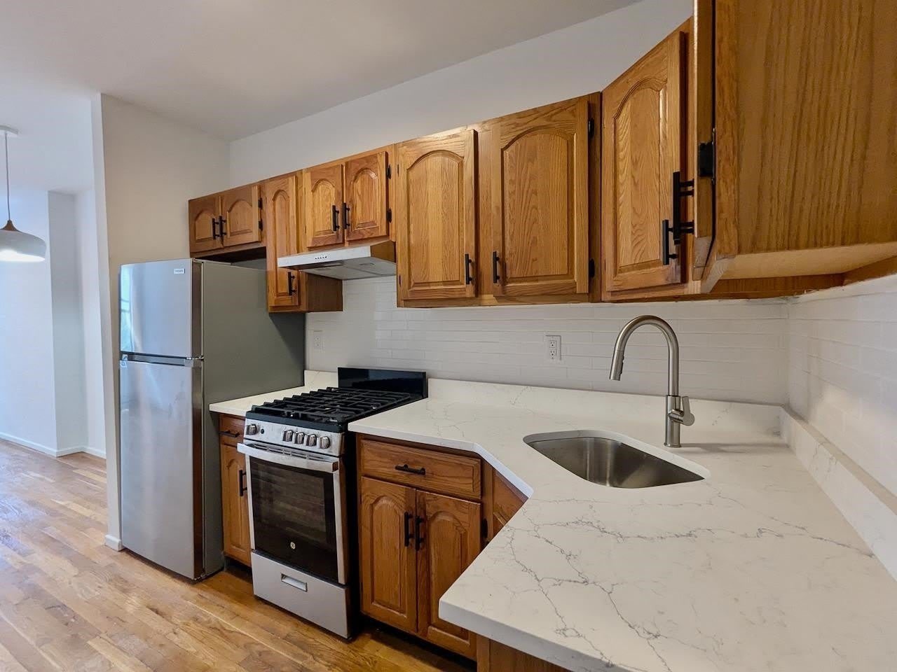 374 2Nd St – photo 1