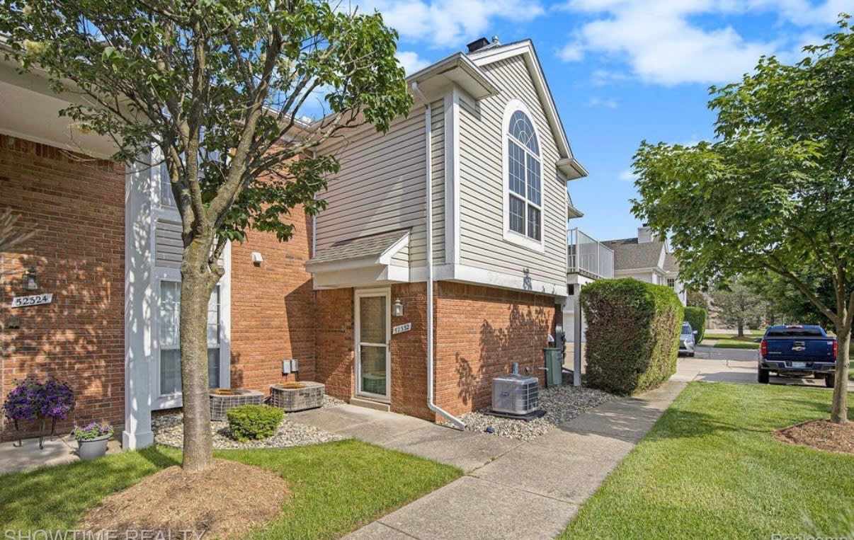 52332 Stoneridge – photo 1
