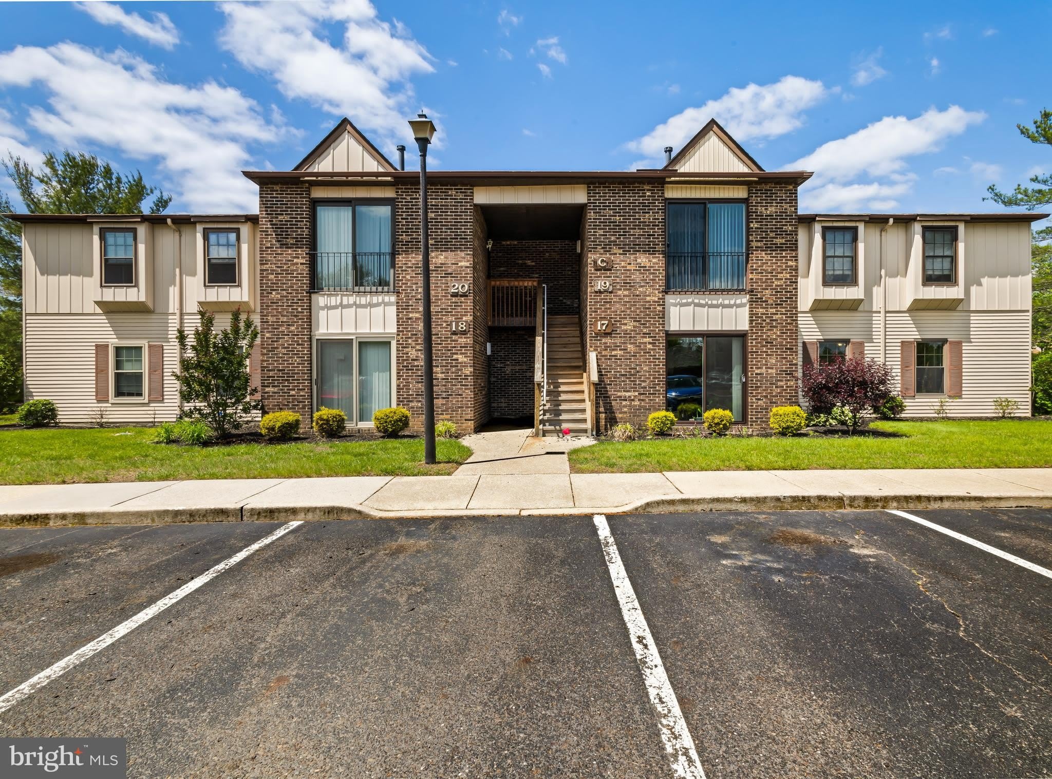 17 CHELSEA Court – photo 1