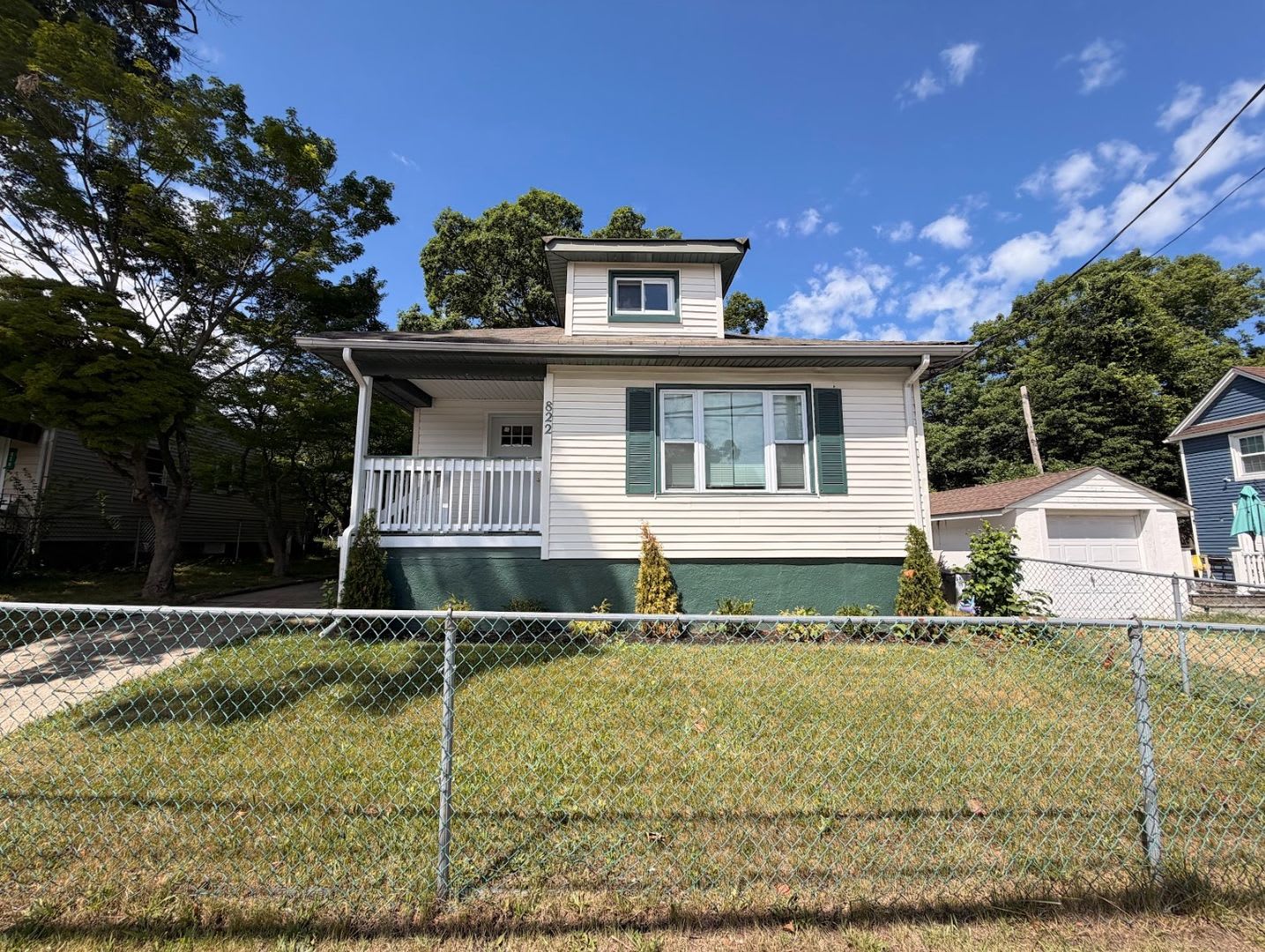 Stunning 3 bedroom 2 bathroom single family house available in Asbury Park! – photo 1